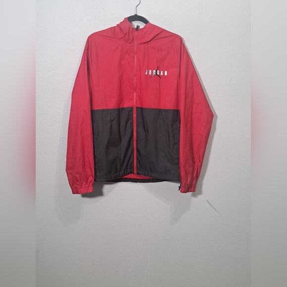 Nike Air Jordan Essentials Woven Men's Jacket in Red and Black, Size M. - Picture 13 of 16
